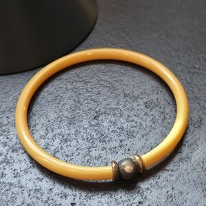 RARE Vintage 1930s/40s Butterscotch Bakelite Bangle w/ Moonglow Bead